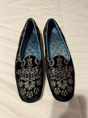 Gucci Black Velvet Loafers with Silver Floral Embroidery